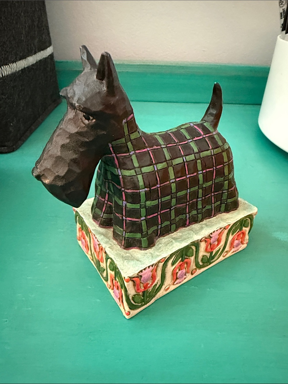 Jim Shore MacRover Figurine with Floral Base 2005